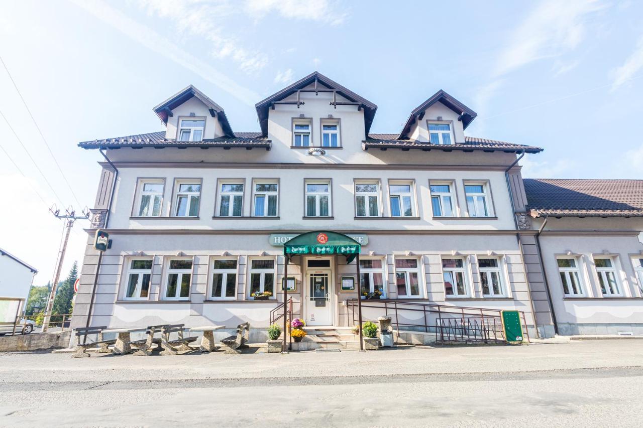Hotel Seifert Nové Hamry Exteriör bild